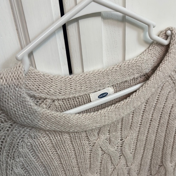 Old Navy Cream Cable Knit Crew Neck Sweater - Picture 2 of 6